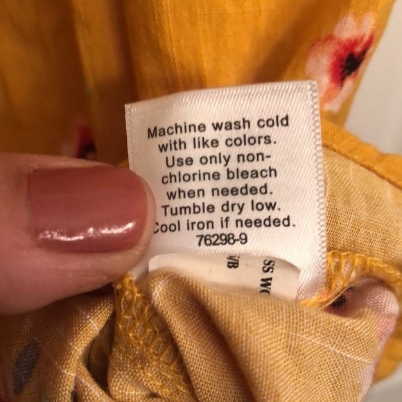 Womens size lg St John’s Bay blouse - Picture 7 of 8